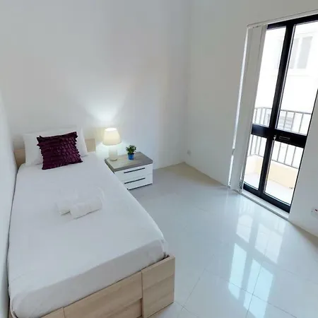 Apartment Azure Window *